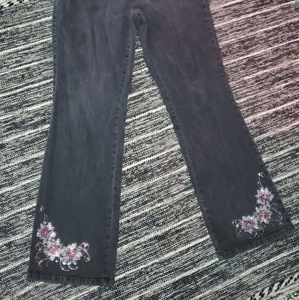 Gray jeans with sparkle design on bottom